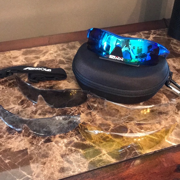 🆕 Polarized Sports sunglasses. - Picture 2 of 6